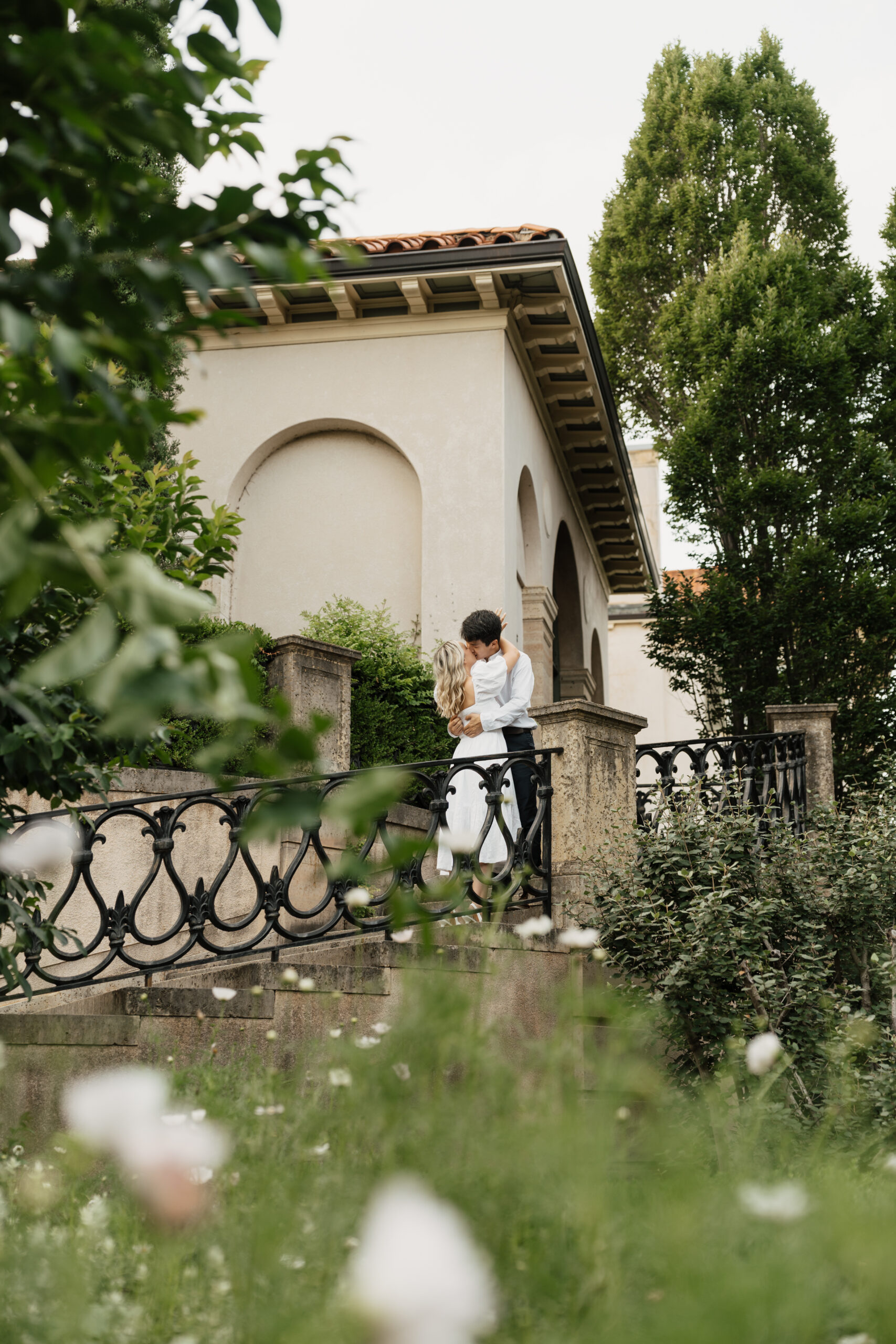 Sunset engagement photos at the Philbrook Museum courtyard