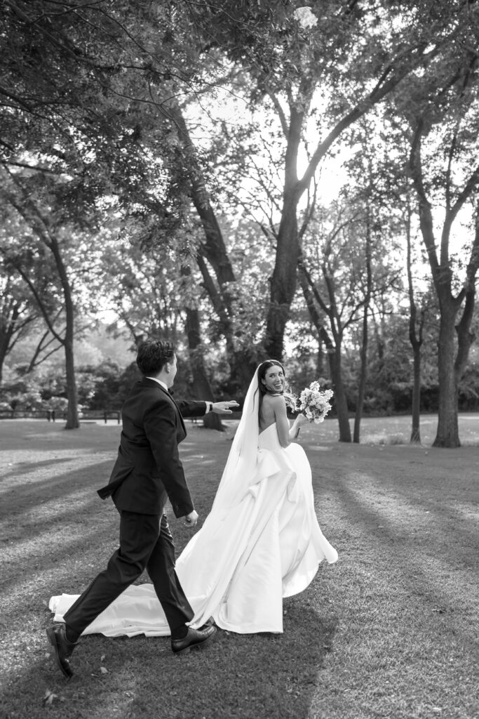 Beautiful wedding ceremony in Tulsa, Oklahoma with scenic outdoor backdrop, captured by a talented Tulsa destination wedding photographer.