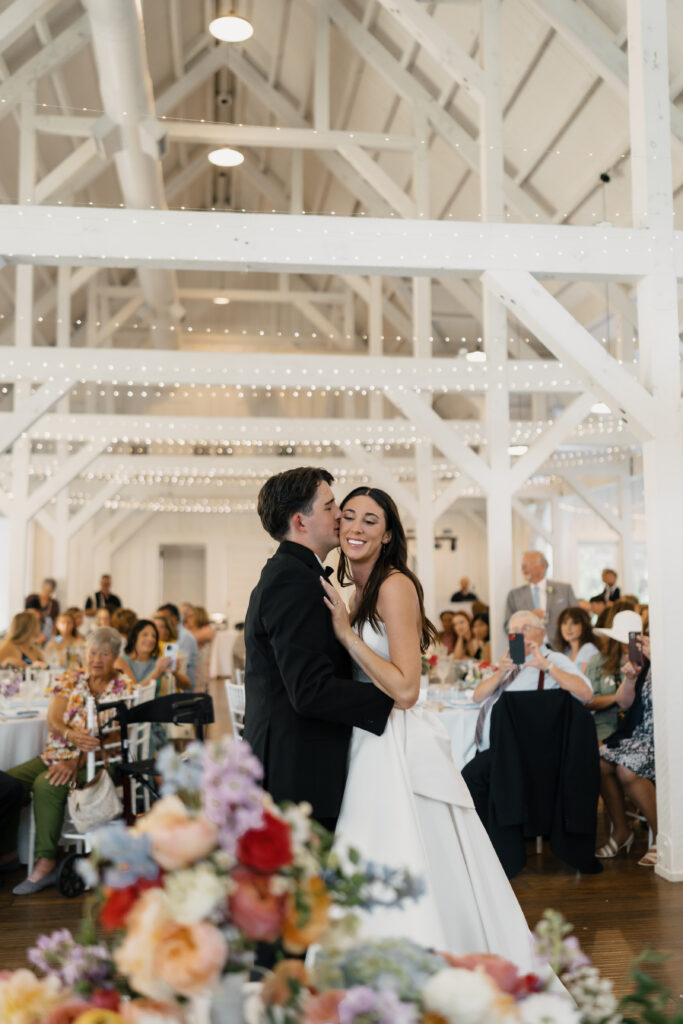 Photographer delivering client gallery using Pic-Time