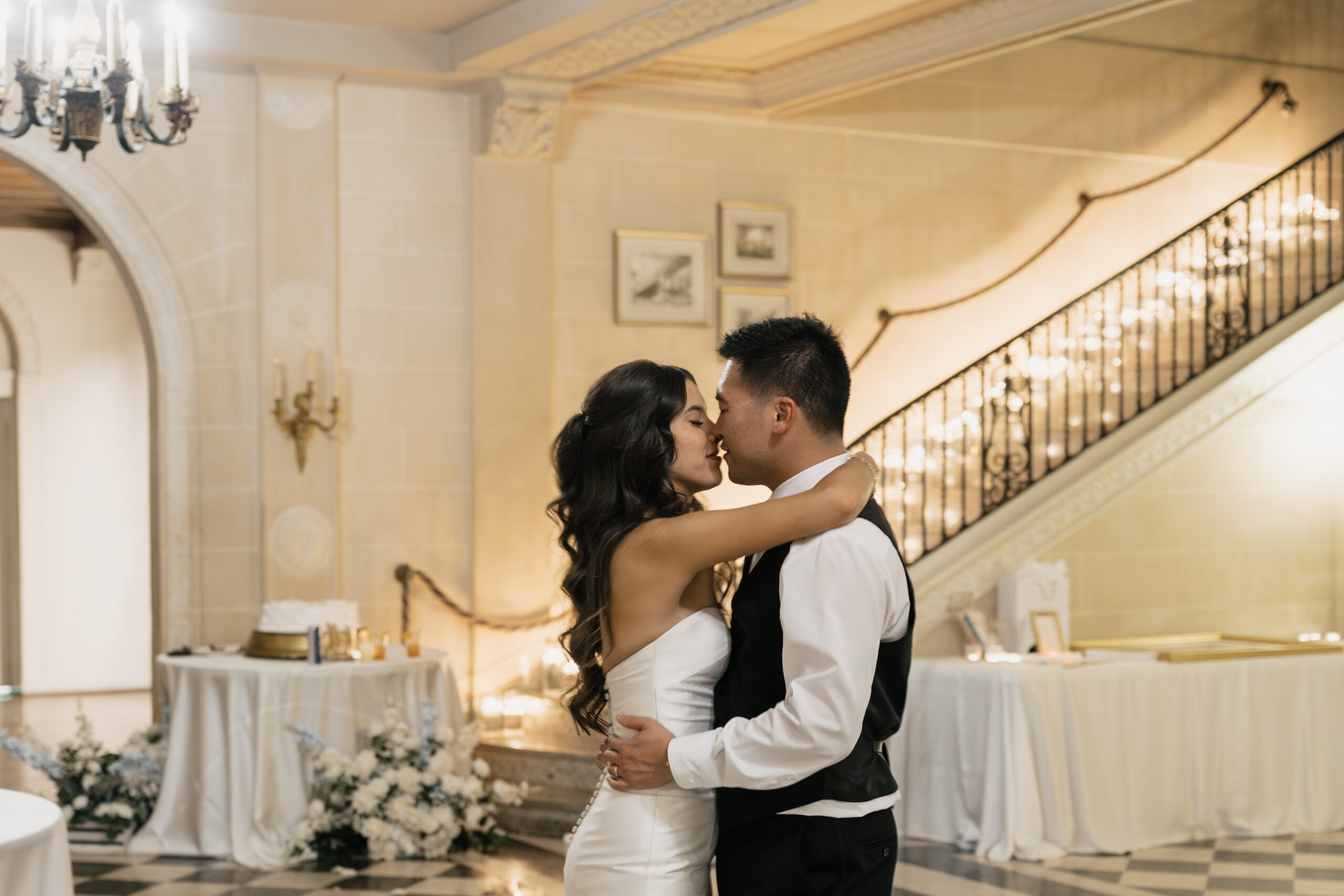 Vintage-inspired wedding portraits at Tulsa mansion
