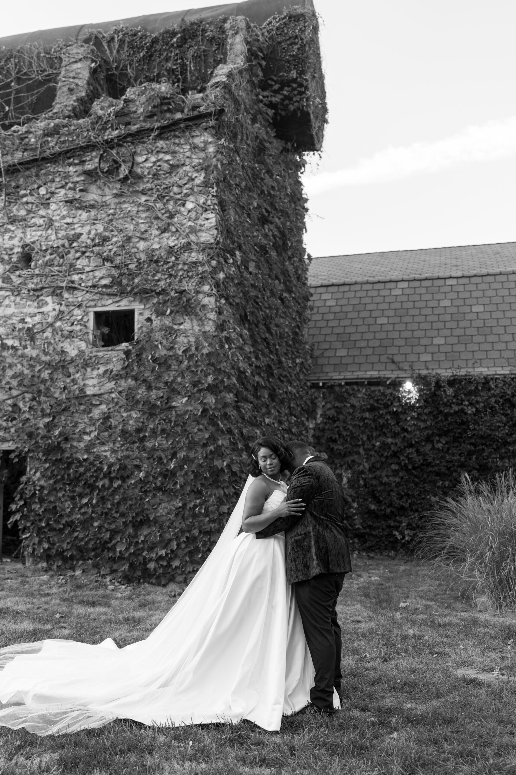 Romantic destination wedding photography in Tuscany vineyard