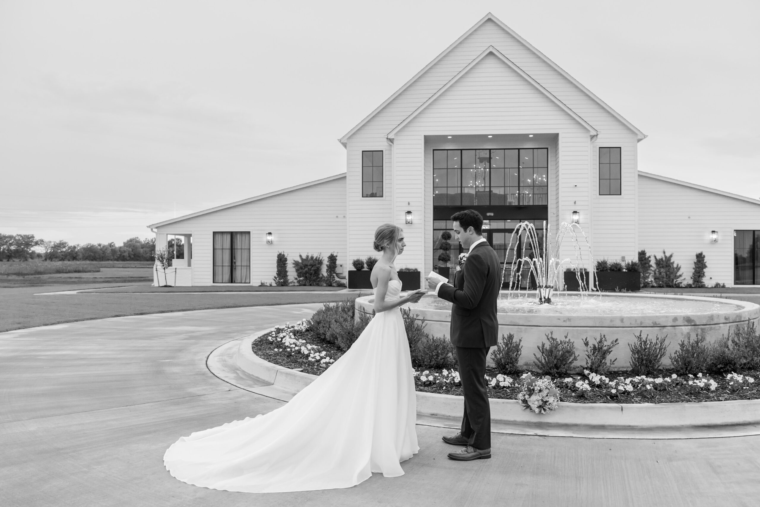 Bride and groom at Oklahoma outdoor wedding