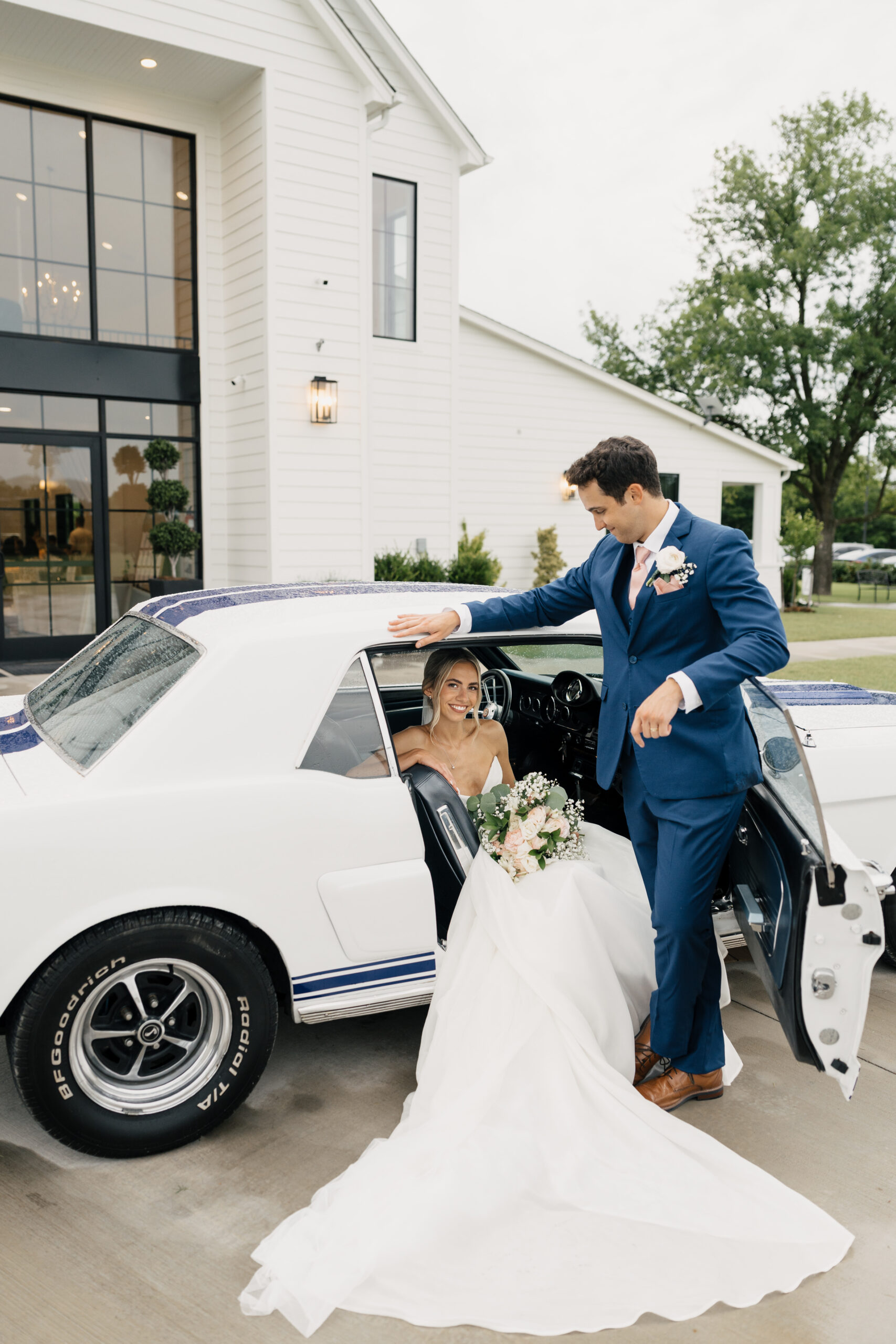 Oklahoma wedding photography with creative portrait style