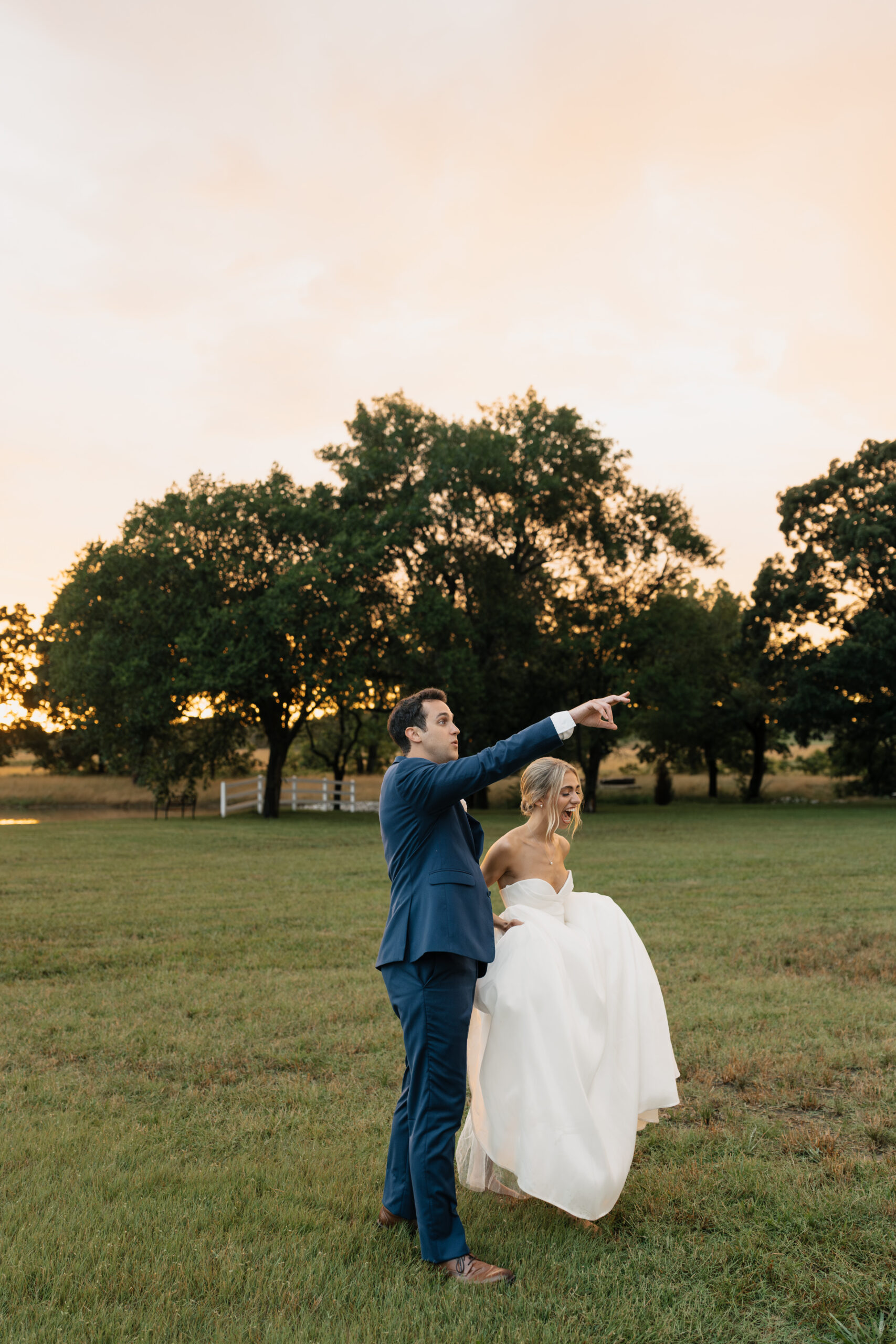 Tulsa outdoor wedding photography with greenery and natural light