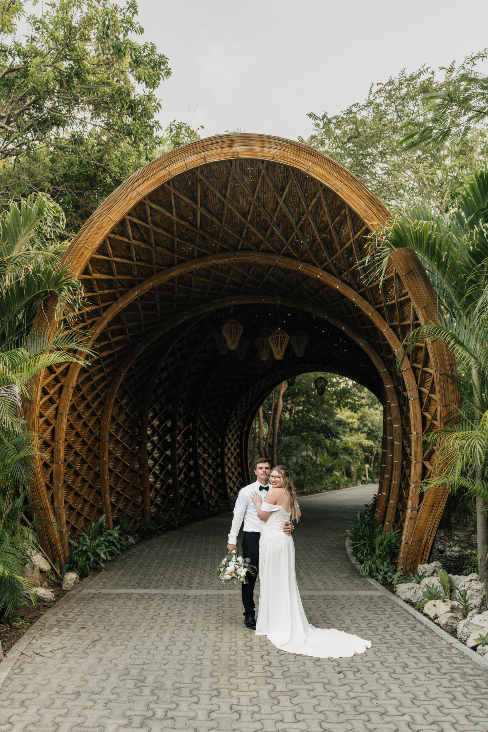 Tropical destination wedding photography at Sandos Playacar