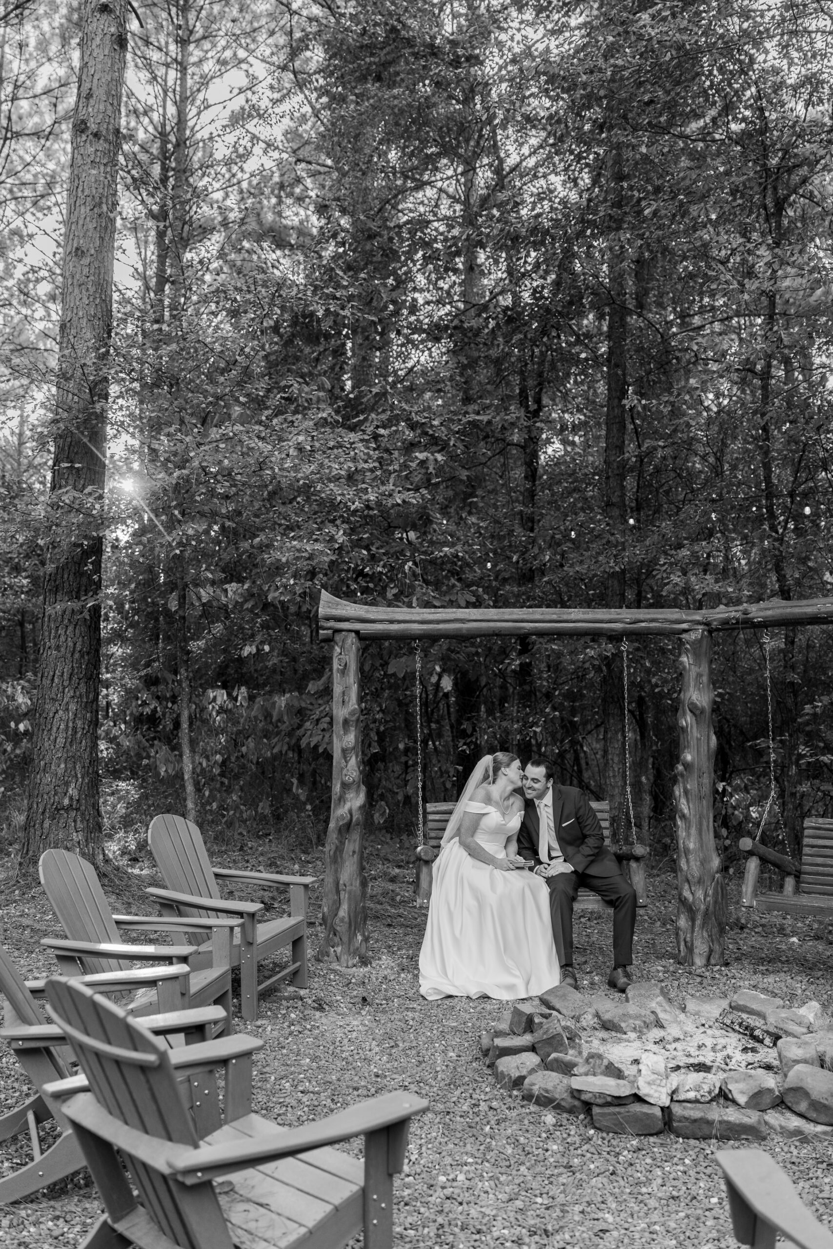 Lakeside micro wedding in Broken Bow